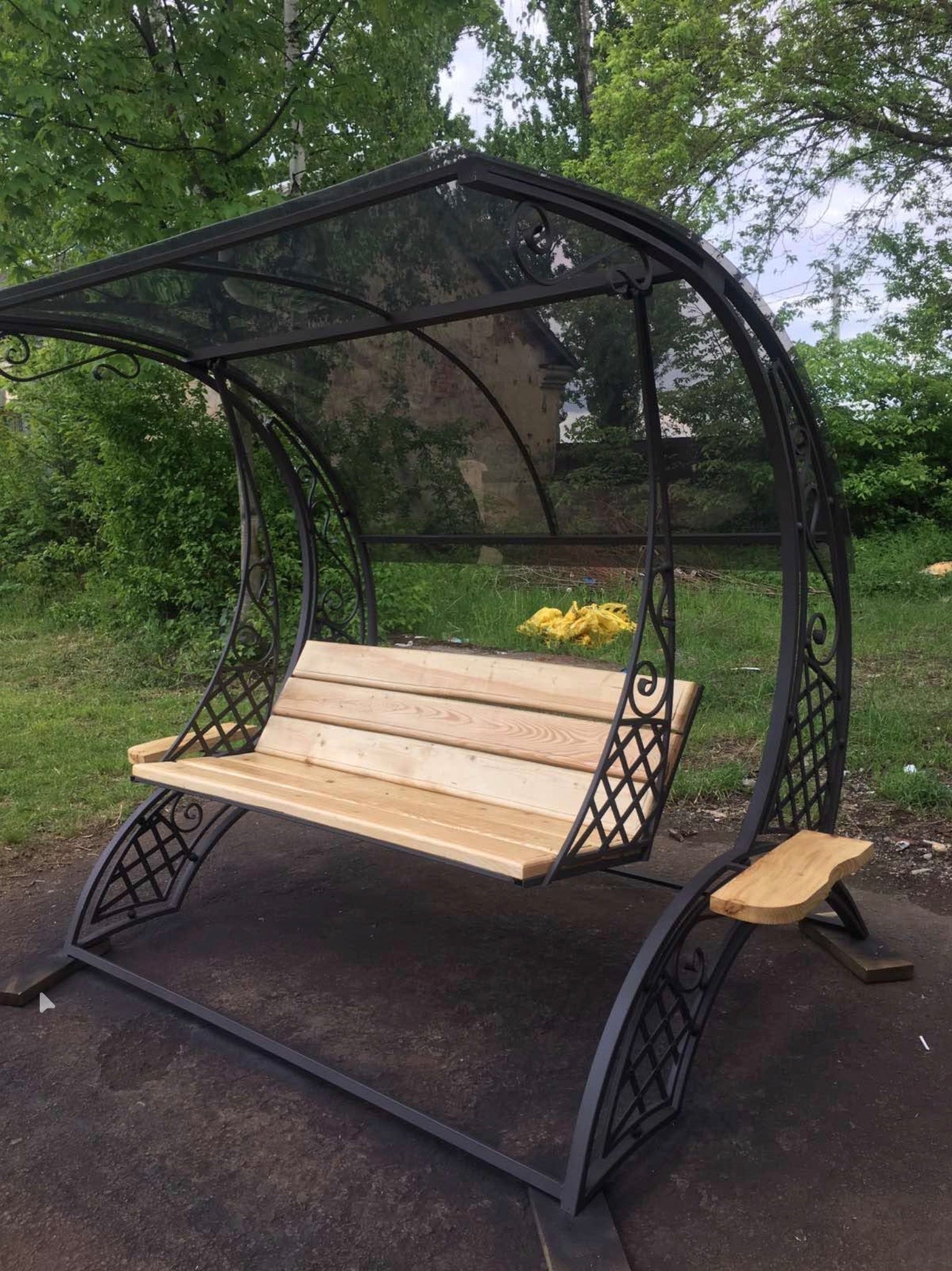 Heirloom Garden Glider